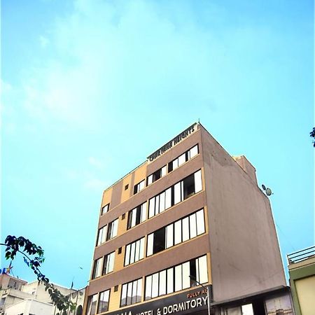 Charyana Hotel Ac Dormitory Ahmedabad Ngoại thất bức ảnh