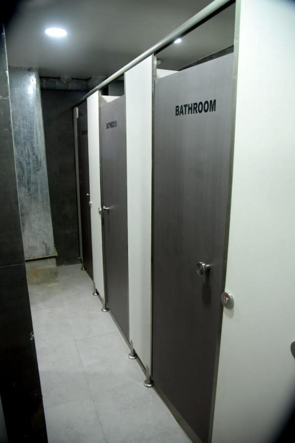 Charyana Hotel Ac Dormitory Ahmedabad Ngoại thất bức ảnh