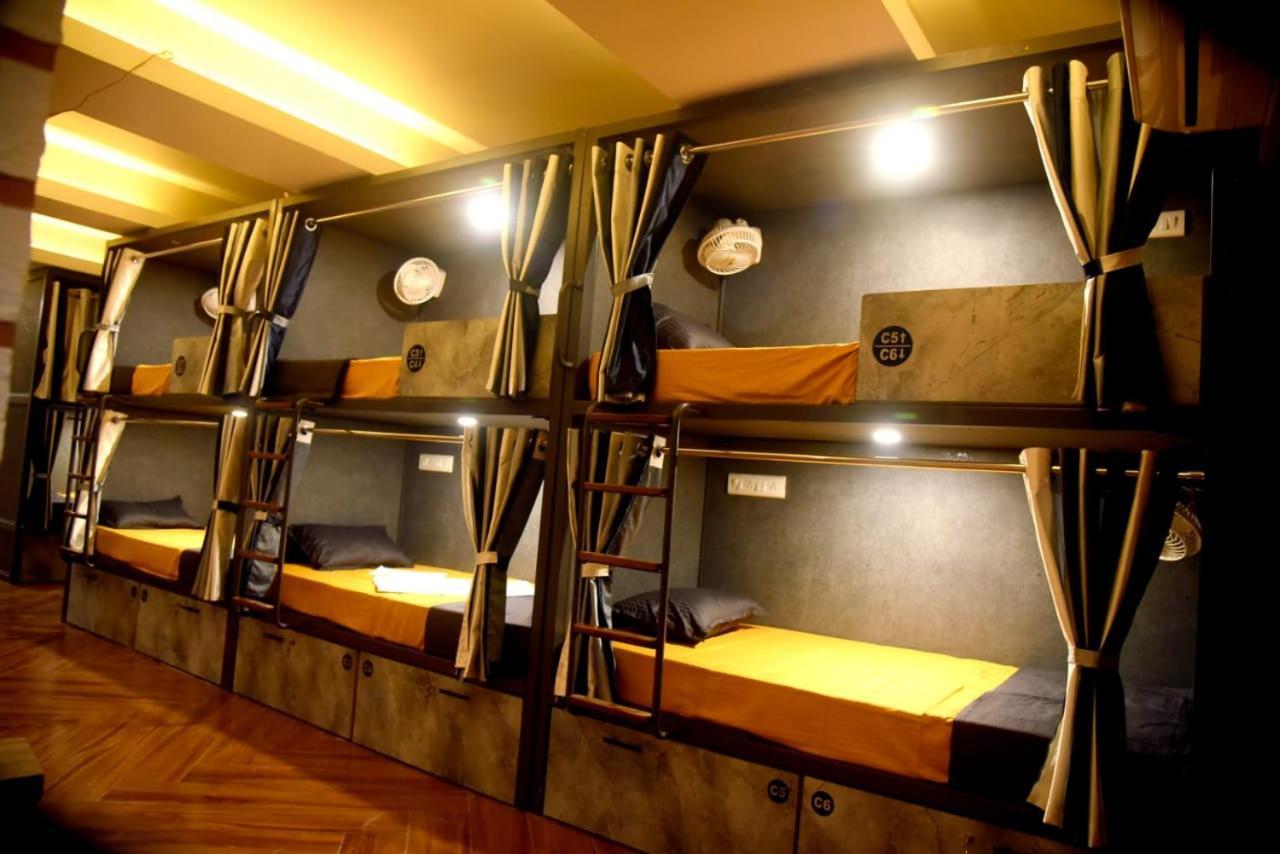 Charyana Hotel Ac Dormitory Ahmedabad Ngoại thất bức ảnh