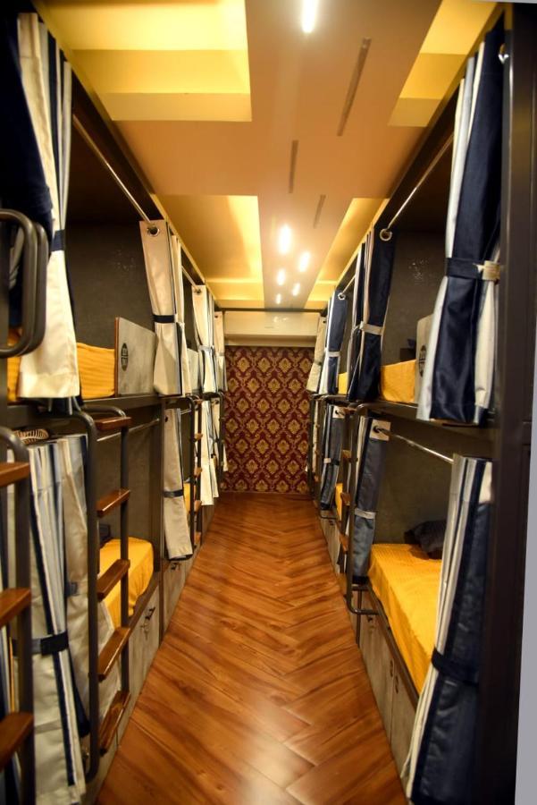 Charyana Hotel Ac Dormitory Ahmedabad Ngoại thất bức ảnh