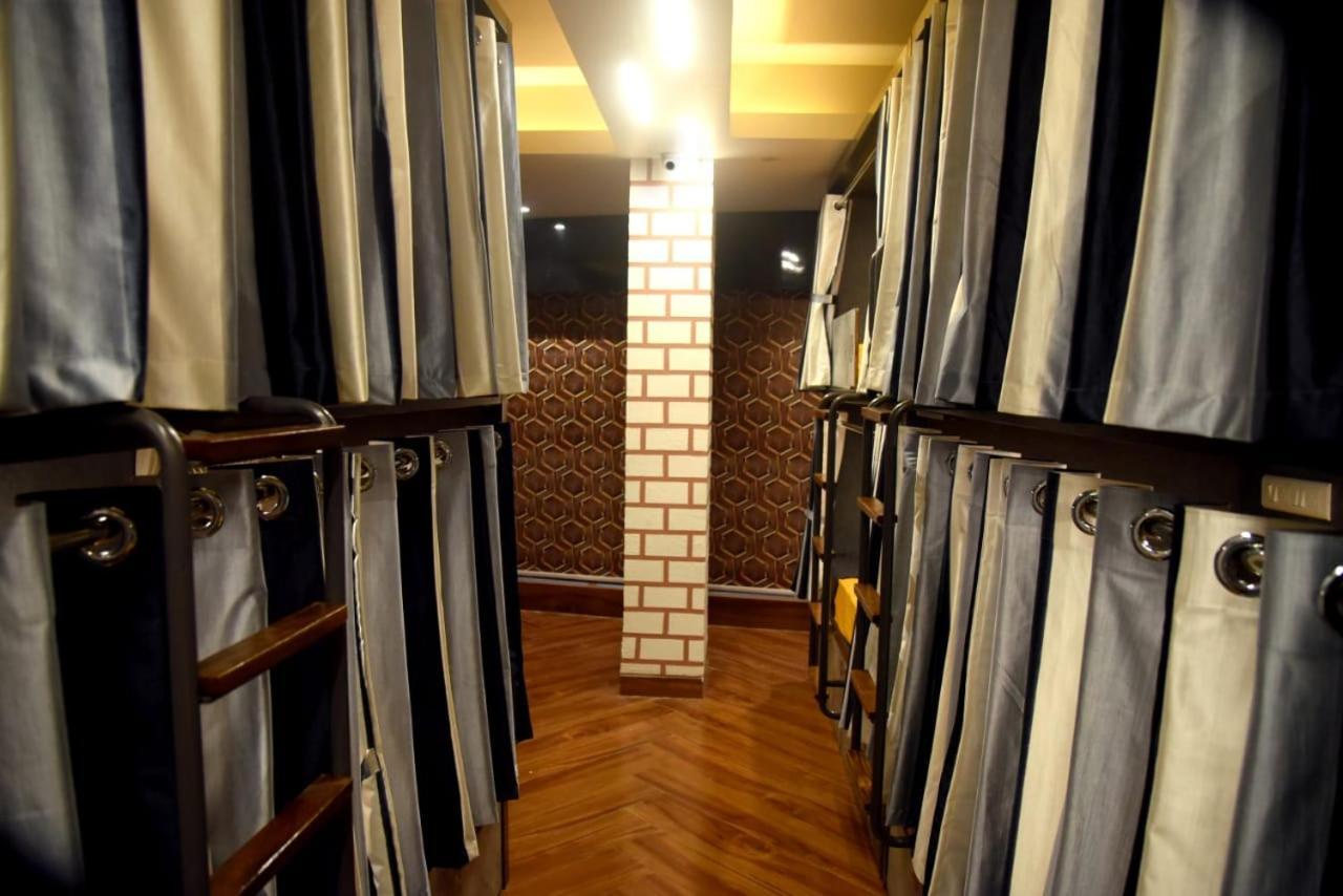 Charyana Hotel Ac Dormitory Ahmedabad Ngoại thất bức ảnh