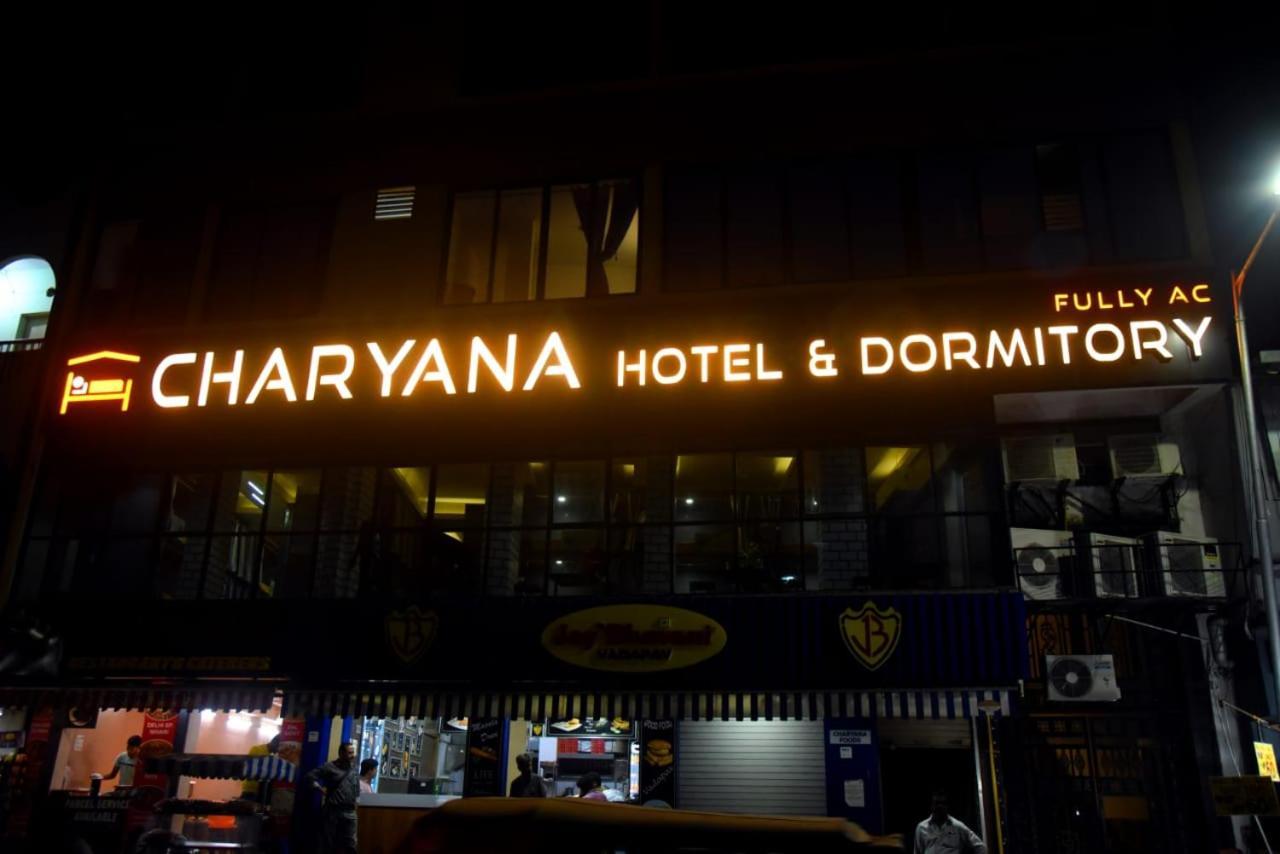 Charyana Hotel Ac Dormitory Ahmedabad Ngoại thất bức ảnh