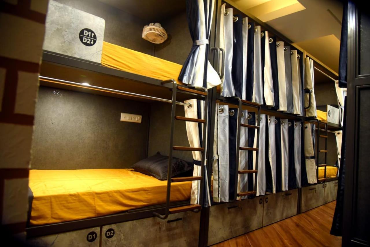 Charyana Hotel Ac Dormitory Ahmedabad Ngoại thất bức ảnh